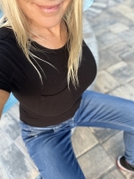 Melissa-nextdoor